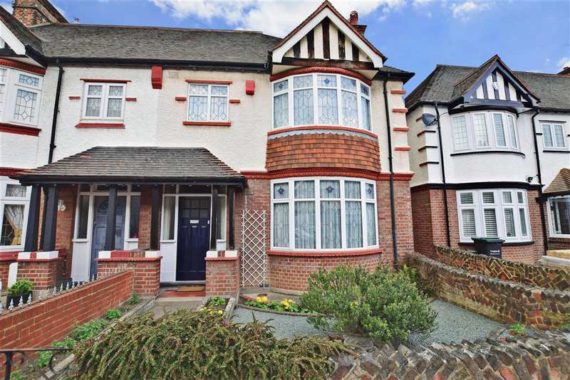 3 Bedroom End of Ter...
